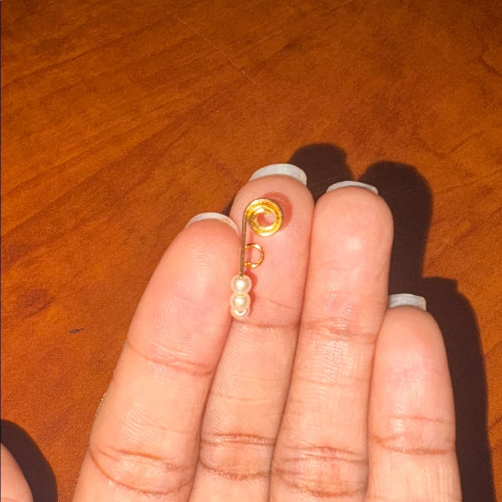 Elegant Gold and Pearl Nose Cuff